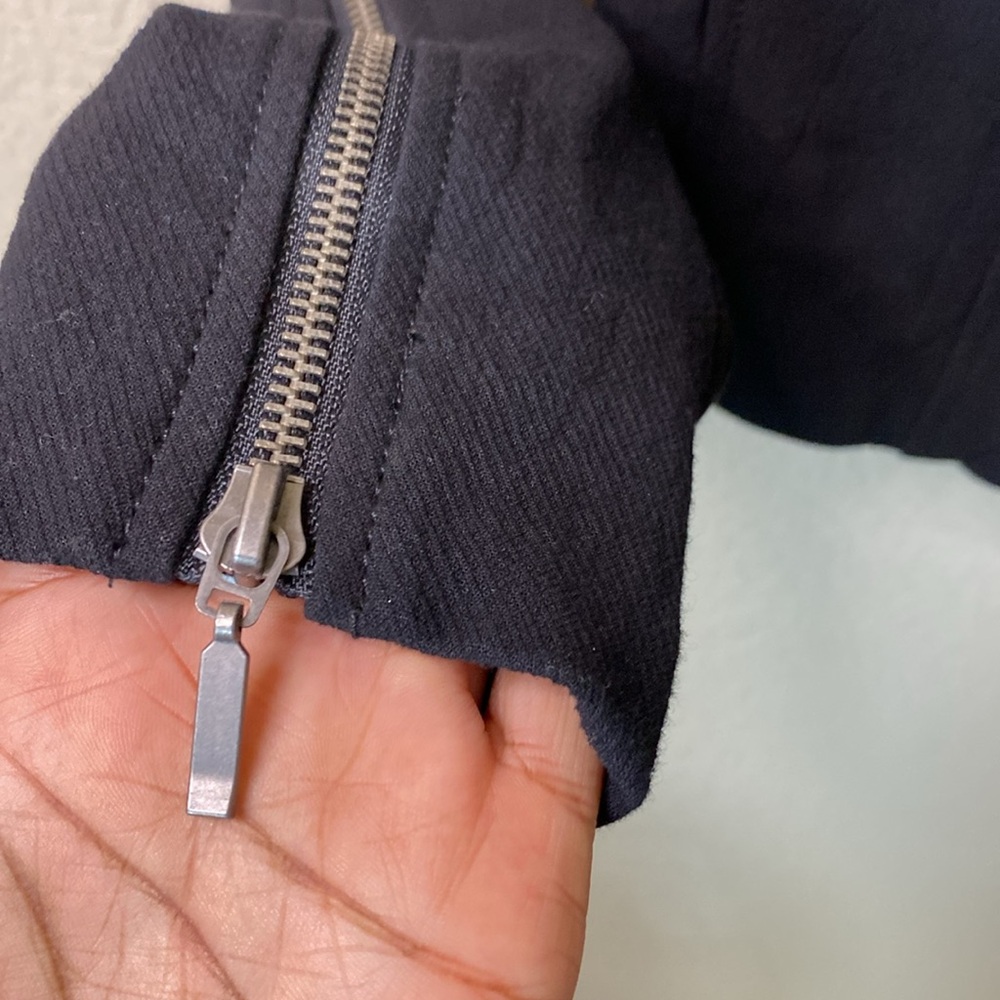 BlankNYC Mesh Detail Crepe Jacket In Windy City Black S - Picture 6 of 12
